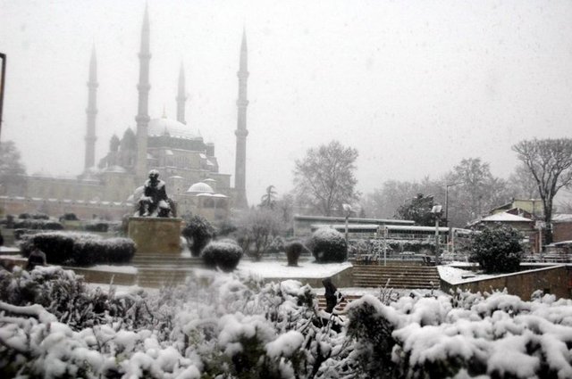 TRAKYA BEYAZA BÜRÜNDÜ, GÜNEY’İ SEL VURDU!